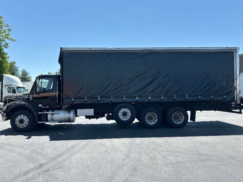 Curtain Side-Light and Medium Duty Trucks-Freightliner-2019-M211284S-Norton-MA-286,616\n\t\tmiles-$ 79,000 - Image 4