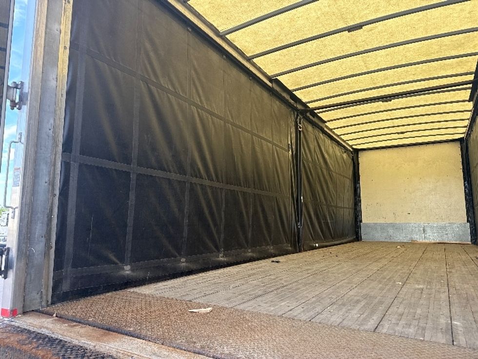 Curtain Side-Light and Medium Duty Trucks-Freightliner-2019-M211284S-Norton-MA-354,845\n\t\tmiles-$ 76,500 - Image 10