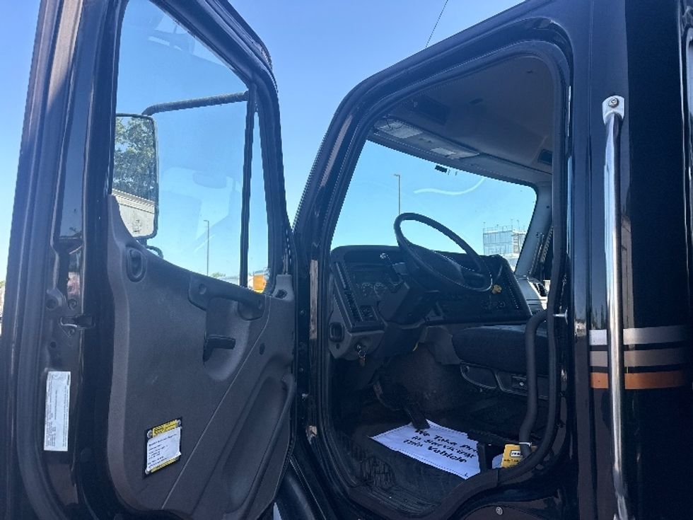 Curtain Side-Light and Medium Duty Trucks-Freightliner-2019-M211284S-Norton-MA-354,845\n\t\tmiles-$ 76,500 - Image 15