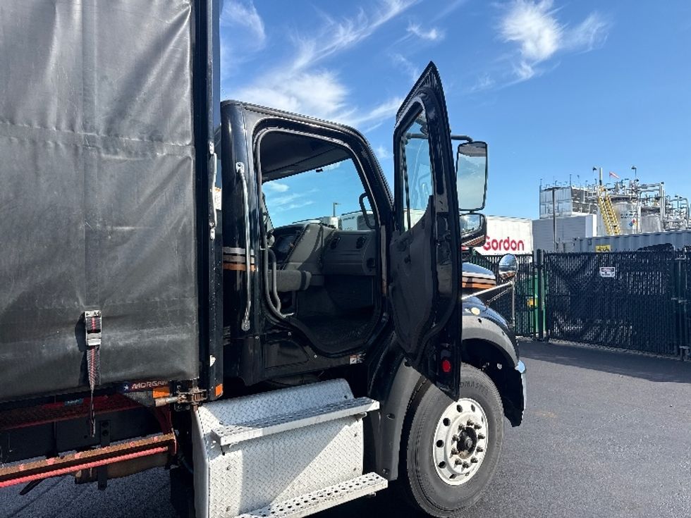 Curtain Side-Light and Medium Duty Trucks-Freightliner-2019-M211284S-Norton-MA-354,845\n\t\tmiles-$ 76,500 - Image 19