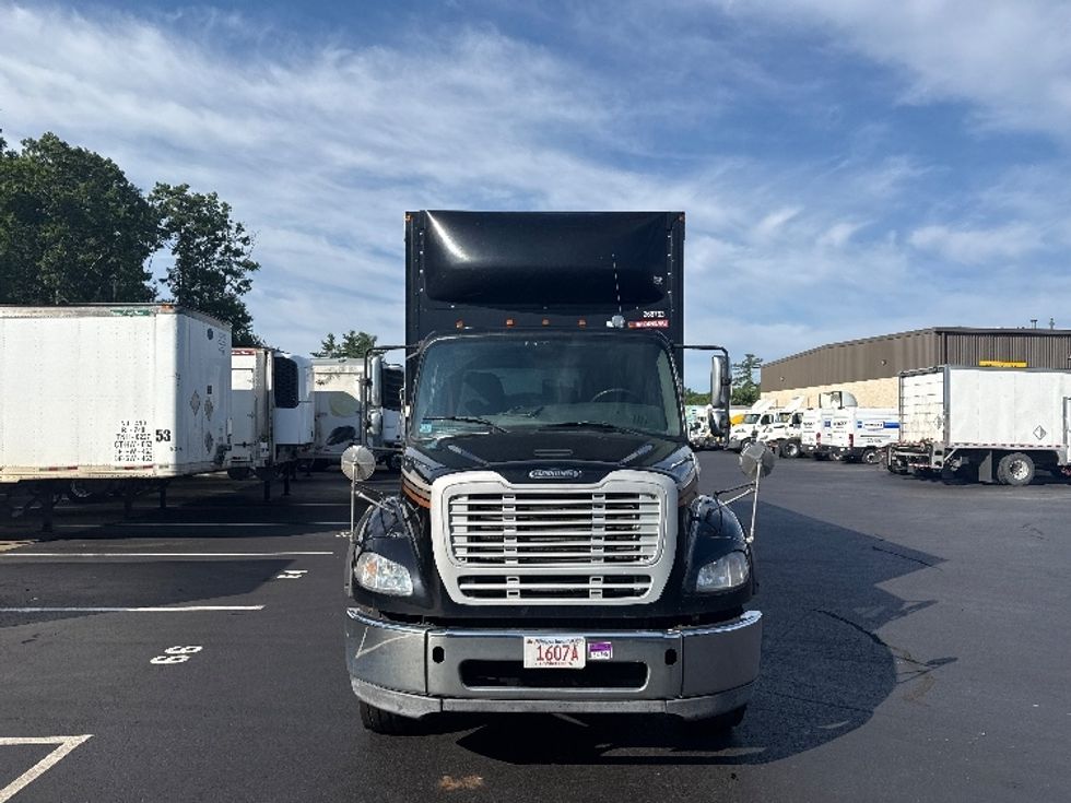 Curtain Side-Light and Medium Duty Trucks-Freightliner-2019-M211284S-Norton-MA-354,845\n\t\tmiles-$ 76,500 - Image 2