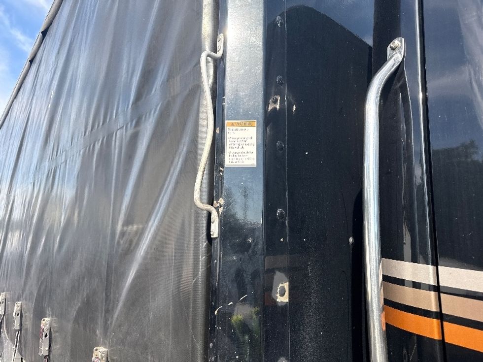 Curtain Side-Light and Medium Duty Trucks-Freightliner-2019-M211284S-Norton-MA-354,845\n\t\tmiles-$ 76,500 - Image 26