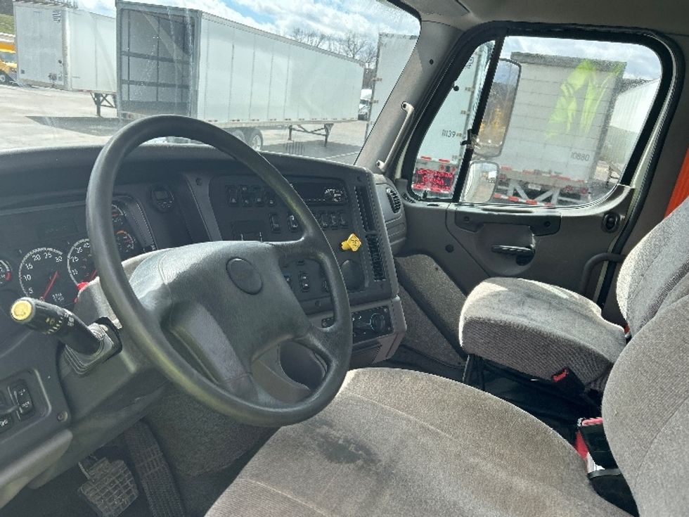 Curtain Side-Light and Medium Duty Trucks-Freightliner-2020-114SD-Binghamton-NY-212,727\n\t\tmiles-$ 106,000 - Image 17