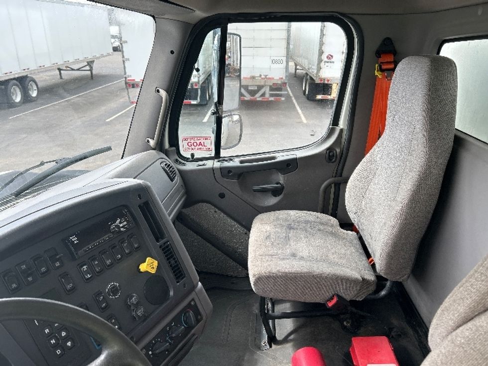 Curtain Side-Light and Medium Duty Trucks-Freightliner-2020-114SD-Binghamton-NY-212,727\n\t\tmiles-$ 106,000 - Image 18