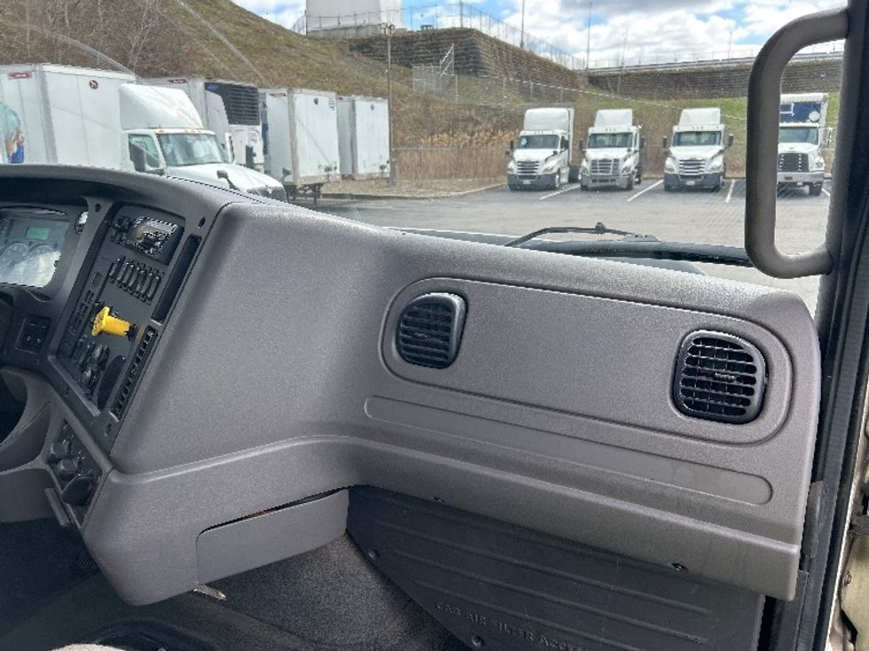 Curtain Side-Light and Medium Duty Trucks-Freightliner-2020-114SD-Binghamton-NY-212,727\n\t\tmiles-$ 106,000 - Image 20