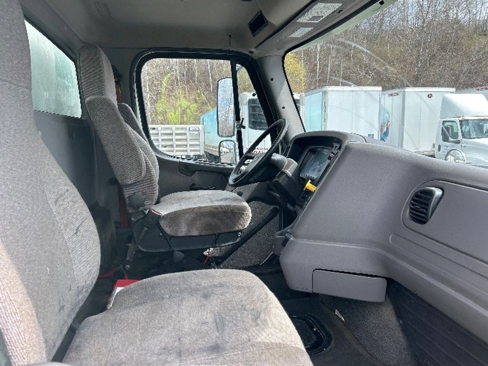 Curtain Side-Light and Medium Duty Trucks-Freightliner-2020-114SD-Binghamton-NY-212,727\n\t\tmiles-$ 106,000 - Image 21