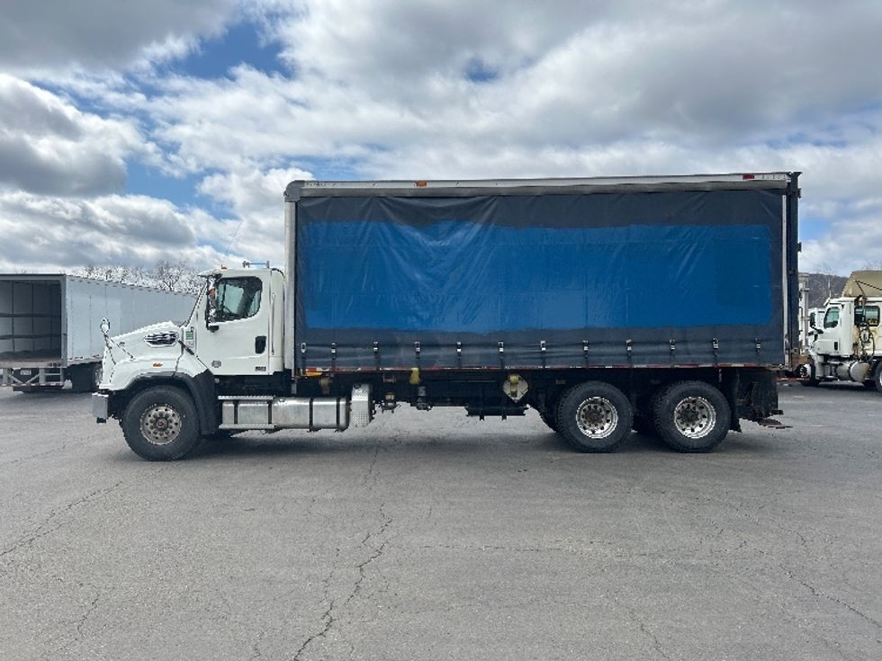 Curtain Side-Light and Medium Duty Trucks-Freightliner-2020-114SD-Binghamton-NY-212,727\n\t\tmiles-$ 106,000 - Image 4