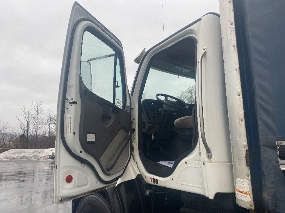 Curtain Side-Light and Medium Duty Trucks-Freightliner-2020-114SD-Binghamton-NY-215,898\n\t\tmiles-$ 106,000 - Image 16