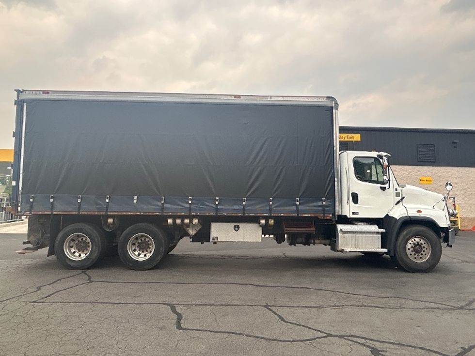Curtain Side-Light and Medium Duty Trucks-Freightliner-2020-114SD-Jessup-PA-231,590\n\t\tmiles-$ 94,500 - Image 14