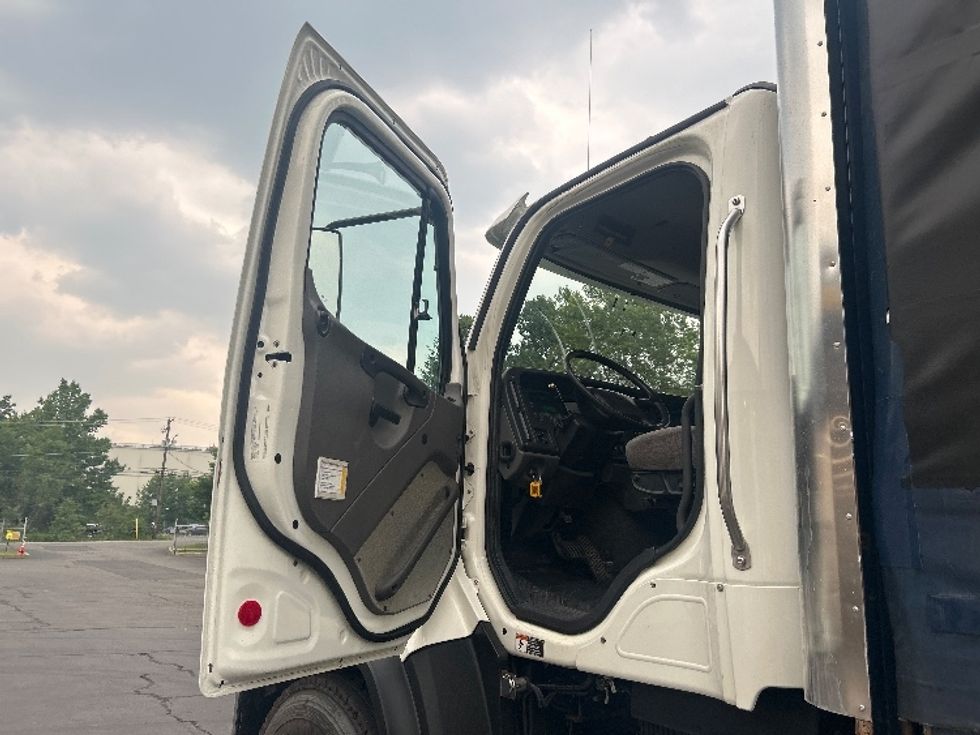 Curtain Side-Light and Medium Duty Trucks-Freightliner-2020-114SD-Jessup-PA-231,590\n\t\tmiles-$ 94,500 - Image 15