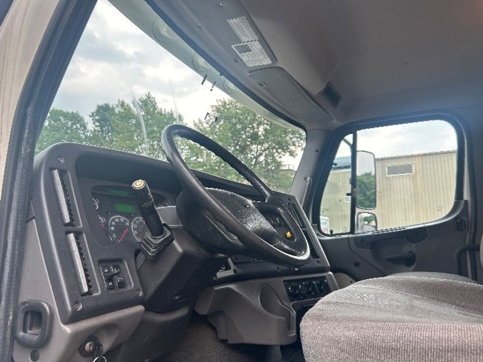 Curtain Side-Light and Medium Duty Trucks-Freightliner-2020-114SD-Jessup-PA-231,590\n\t\tmiles-$ 94,500 - Image 16