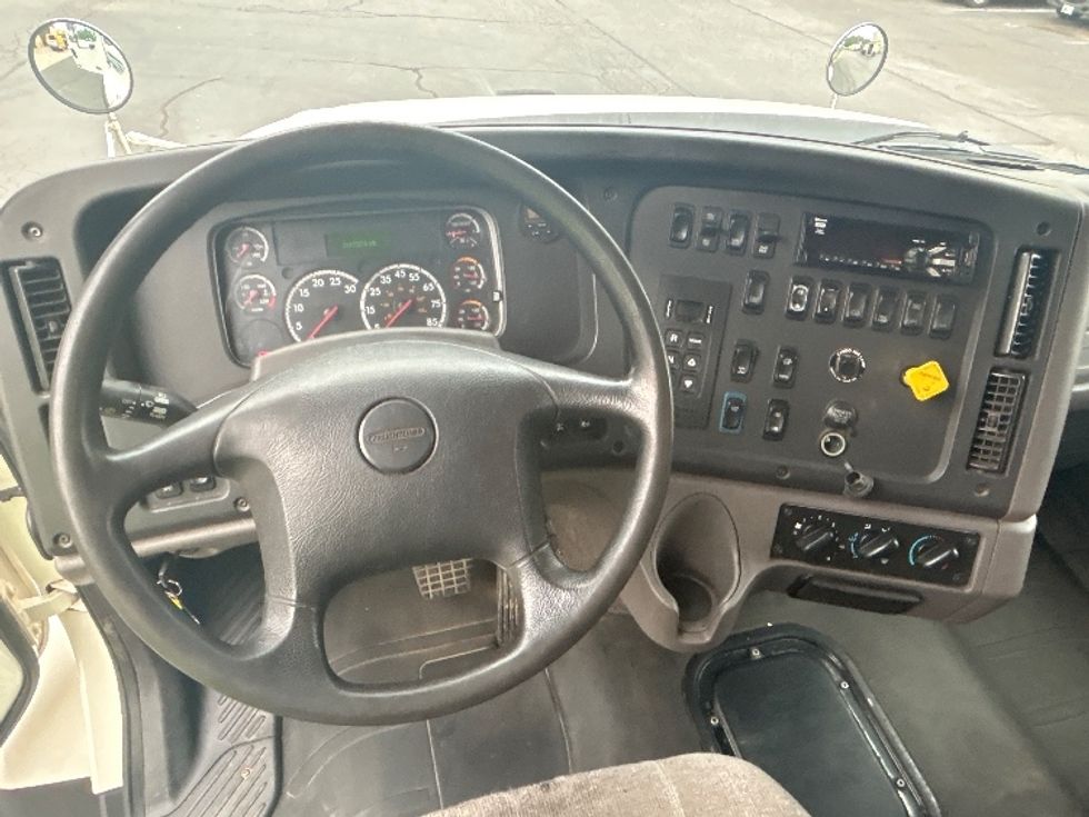 Curtain Side-Light and Medium Duty Trucks-Freightliner-2020-114SD-Jessup-PA-231,590\n\t\tmiles-$ 94,500 - Image 17