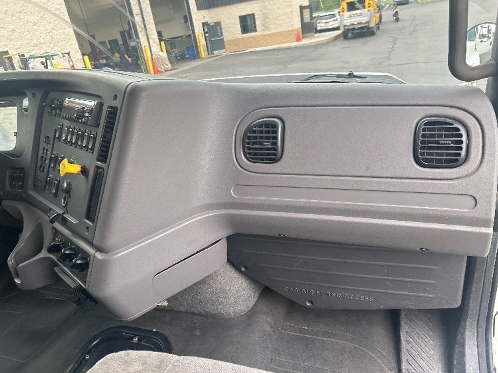 Curtain Side-Light and Medium Duty Trucks-Freightliner-2020-114SD-Jessup-PA-231,590\n\t\tmiles-$ 94,500 - Image 20