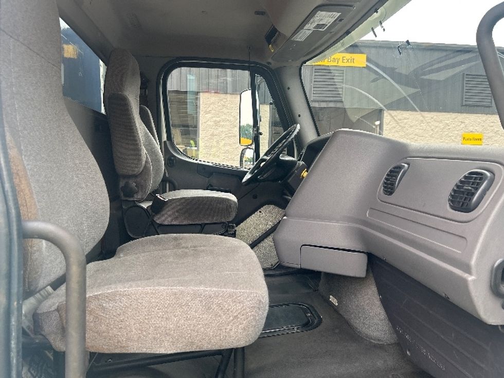 Curtain Side-Light and Medium Duty Trucks-Freightliner-2020-114SD-Jessup-PA-231,590\n\t\tmiles-$ 94,500 - Image 21
