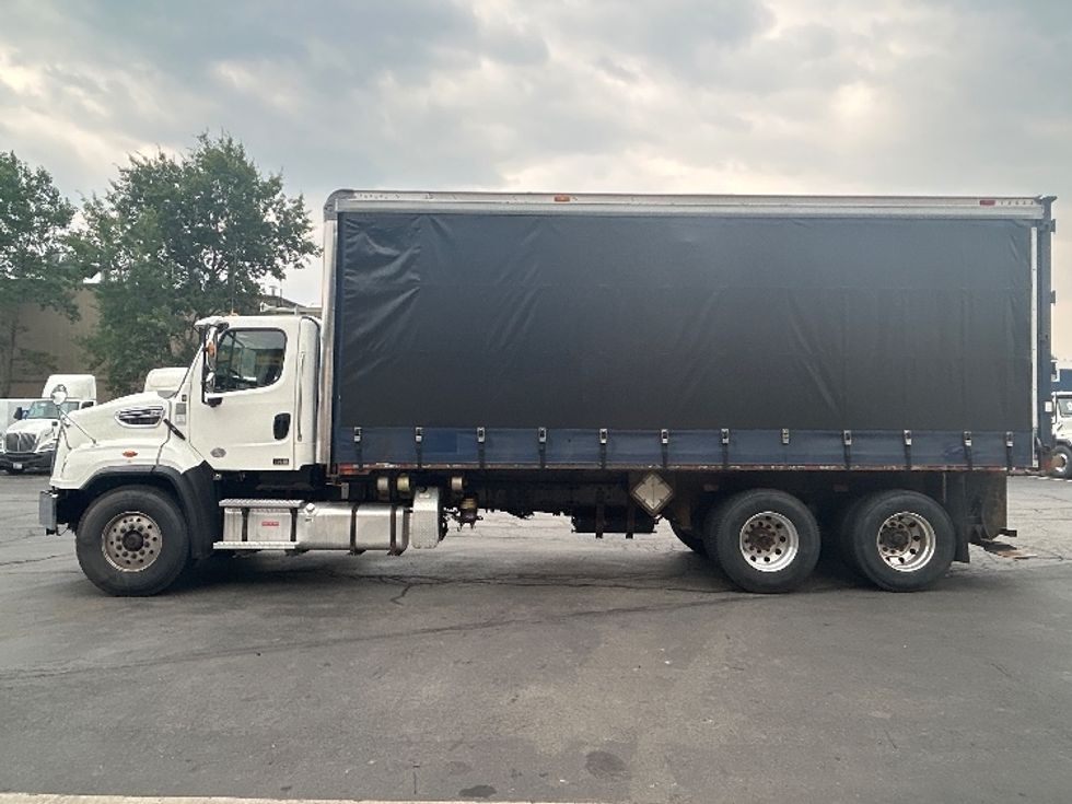 Curtain Side-Light and Medium Duty Trucks-Freightliner-2020-114SD-Jessup-PA-231,590\n\t\tmiles-$ 94,500 - Image 4