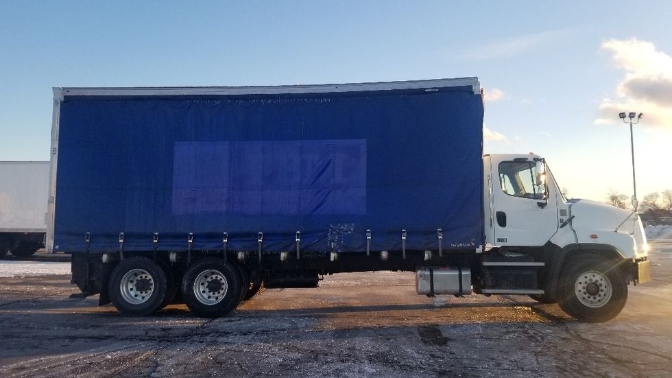 Curtain Side-Light and Medium Duty Trucks-Freightliner-2020-114SD-Mississauga-ON-52,769\n\t\tkm-$ 126,000 - Image 14