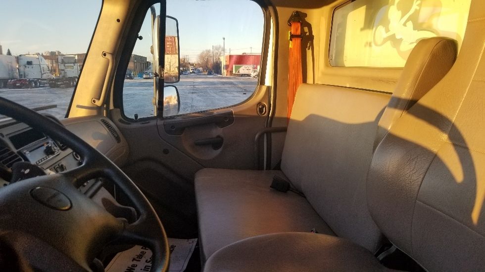 Curtain Side-Light and Medium Duty Trucks-Freightliner-2020-114SD-Mississauga-ON-52,769\n\t\tkm-$ 126,000 - Image 18