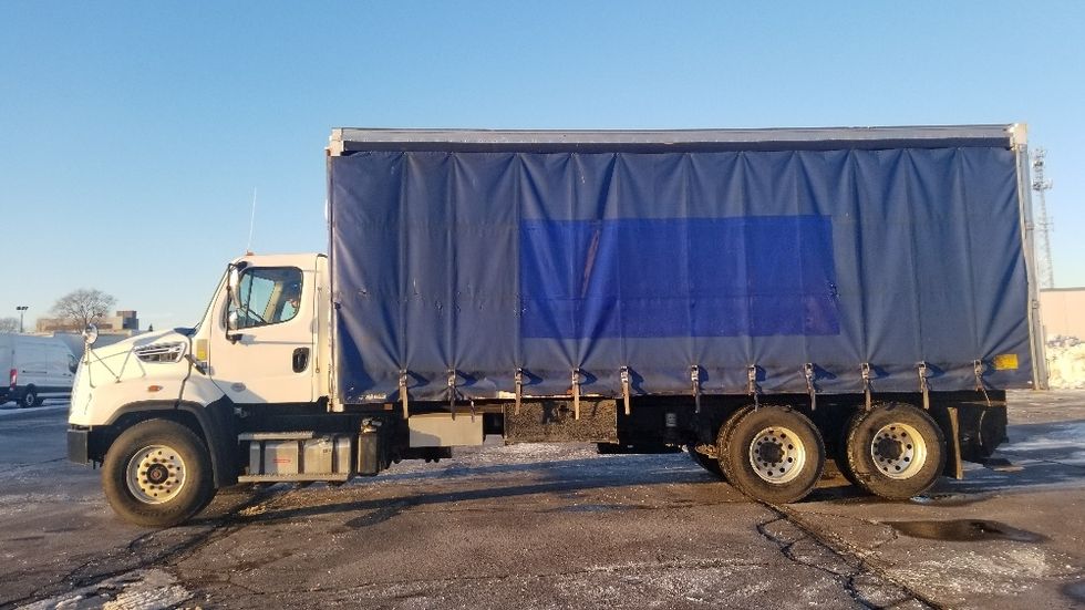 Curtain Side-Light and Medium Duty Trucks-Freightliner-2020-114SD-Mississauga-ON-52,769\n\t\tkm-$ 126,000 - Image 4