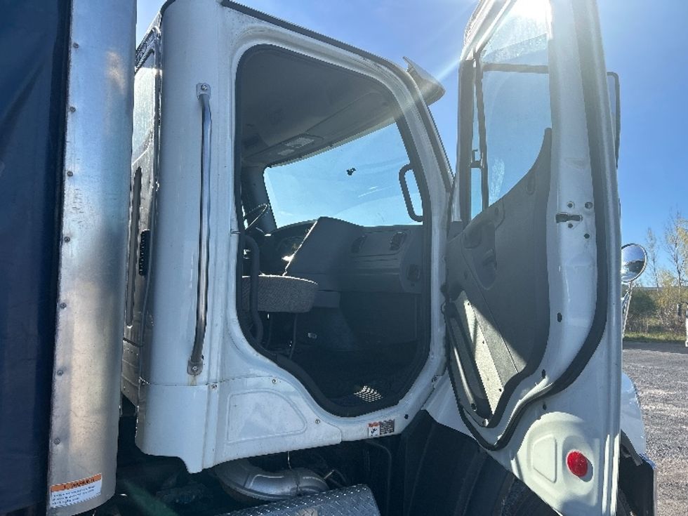 Curtain Side-Light and Medium Duty Trucks-Freightliner-2020-114SD-Watertown-NY-174,928\n\t\tmiles-$ 102,500 - Image 20