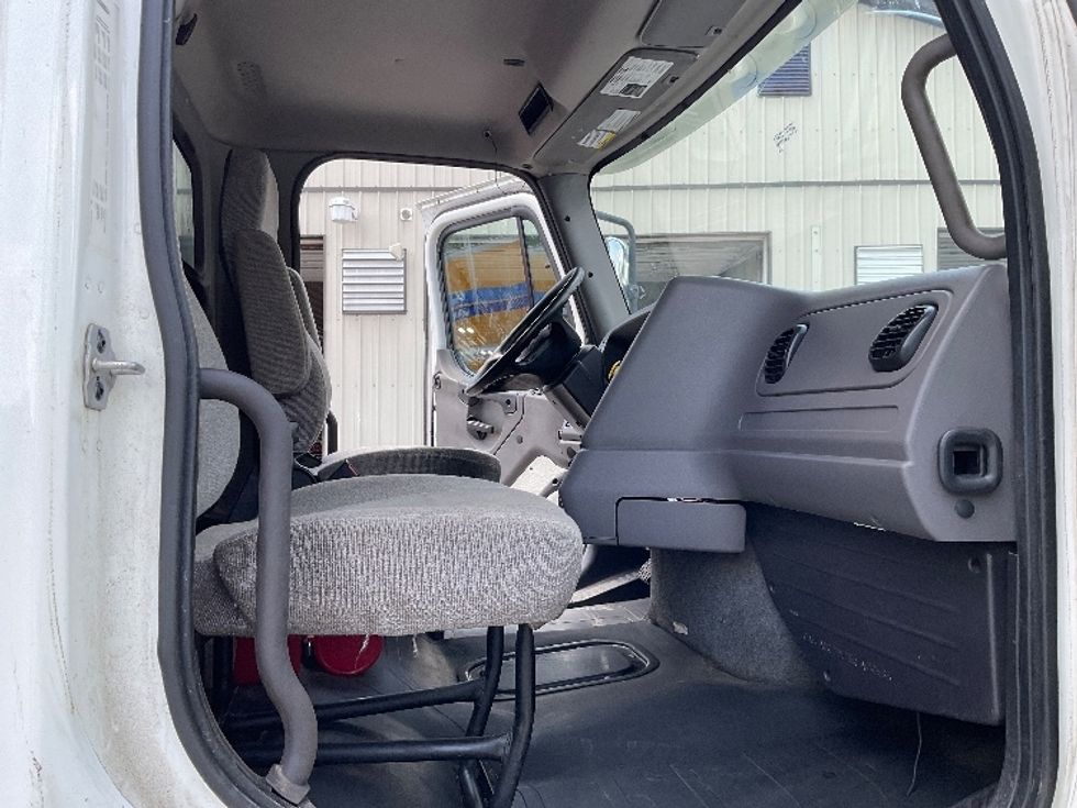 Curtain Side-Light and Medium Duty Trucks-Freightliner-2020-114SD-Whitesboro-NY-217,998\n\t\tmiles-$ 95,000 - Image 22