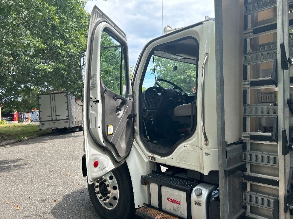 Curtain Side-Light and Medium Duty Trucks-Freightliner-2020-M2-Dayton-NJ-182,911\n\t\tmiles-$ 51,000 - Image 16