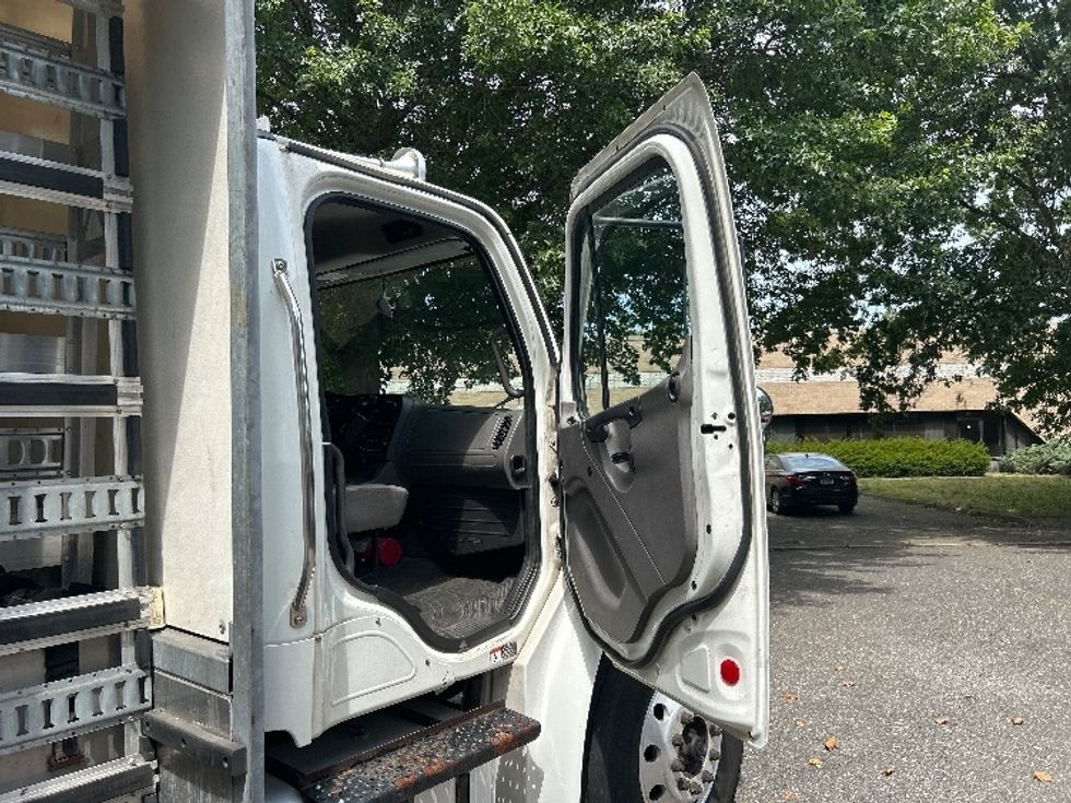 Curtain Side-Light and Medium Duty Trucks-Freightliner-2020-M2-Dayton-NJ-182,911\n\t\tmiles-$ 51,000 - Image 20