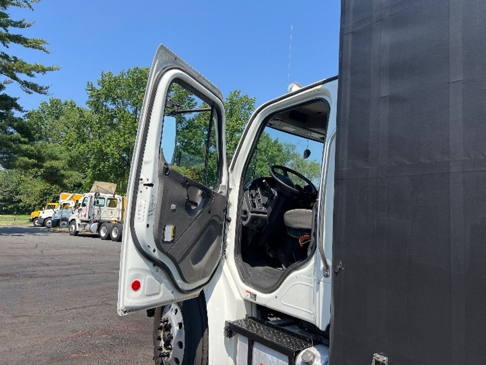 Curtain Side-Light and Medium Duty Trucks-Freightliner-2020-M2-Monmouth Junction-NJ-183,189\n\t\tmiles-$ 50,750 - Image 15
