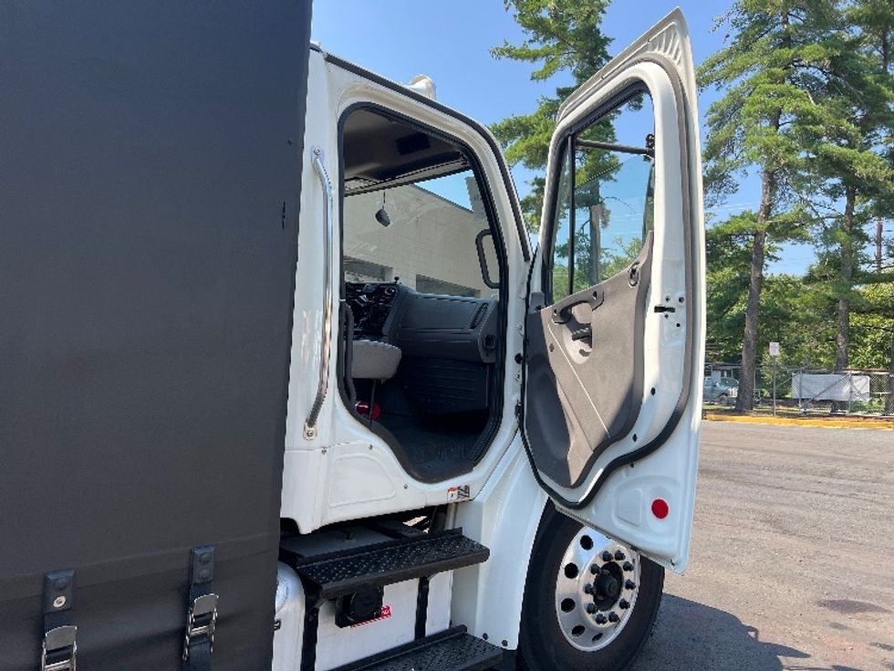 Curtain Side-Light and Medium Duty Trucks-Freightliner-2020-M2-Monmouth Junction-NJ-183,189\n\t\tmiles-$ 50,750 - Image 19
