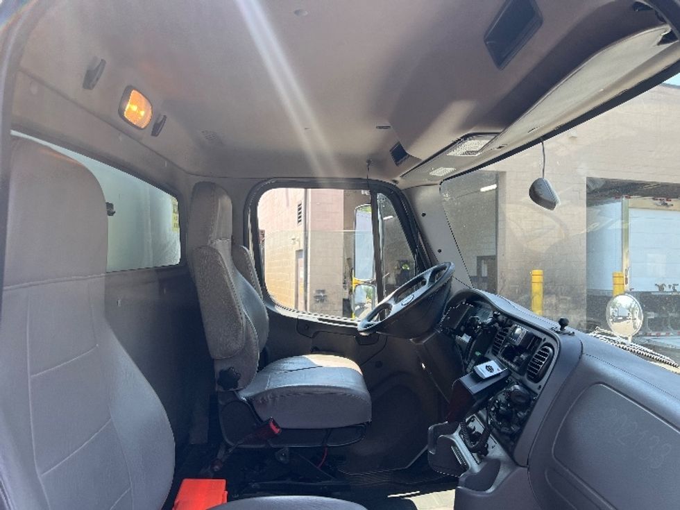 Curtain Side-Light and Medium Duty Trucks-Freightliner-2020-M2-Monmouth Junction-NJ-183,189\n\t\tmiles-$ 50,750 - Image 21