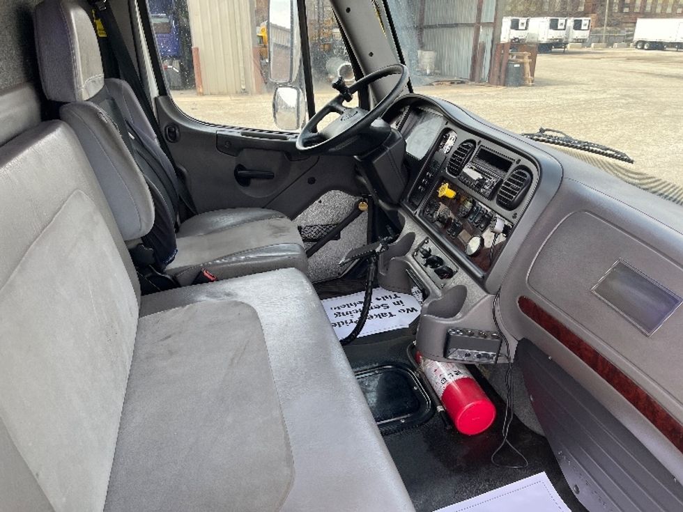 Curtain Side-Light and Medium Duty Trucks-Freightliner-2020-M2-South Bend-IN-357,658\n\t\tmiles-$ 40,000 - Image 22