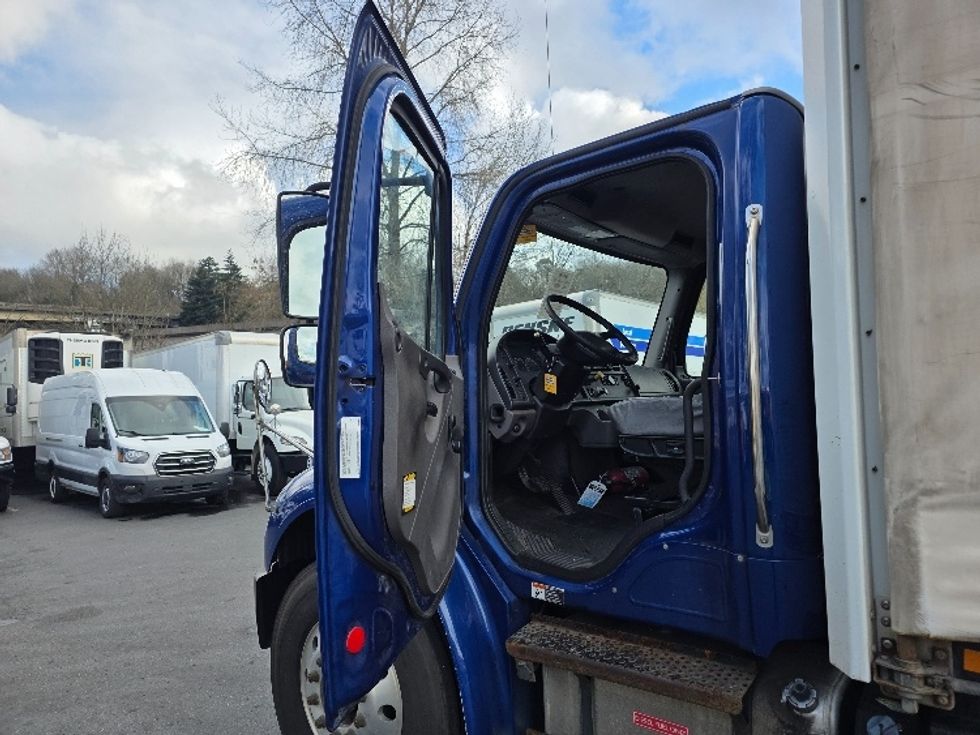 Curtain Side-Light and Medium Duty Trucks-Freightliner-2020-M2-Tukwila-WA-237,994\n\t\tmiles-$ 43,500 - Image 16