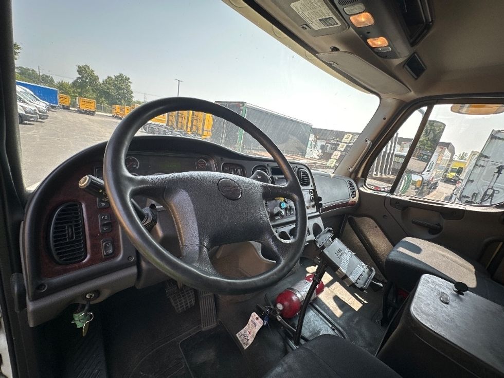 Curtain Side-Light and Medium Duty Trucks-Freightliner-2020-M211242S-Parsippany-NJ-168,871\n\t\tmiles-$ 62,750 - Image 16