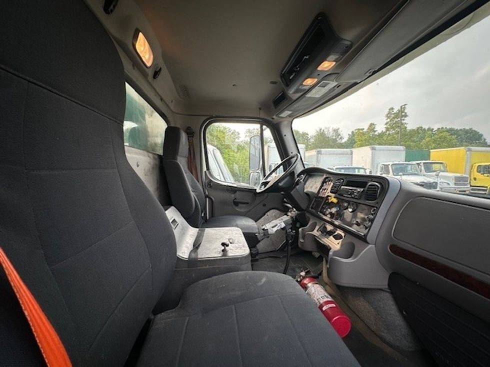 Curtain Side-Light and Medium Duty Trucks-Freightliner-2020-M211242S-Parsippany-NJ-168,871\n\t\tmiles-$ 62,750 - Image 21