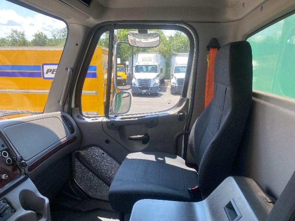 Curtain Side-Light and Medium Duty Trucks-Freightliner-2020-M211242S-Parsippany-NJ-186,924\n\t\tmiles-$ 62,250 - Image 19