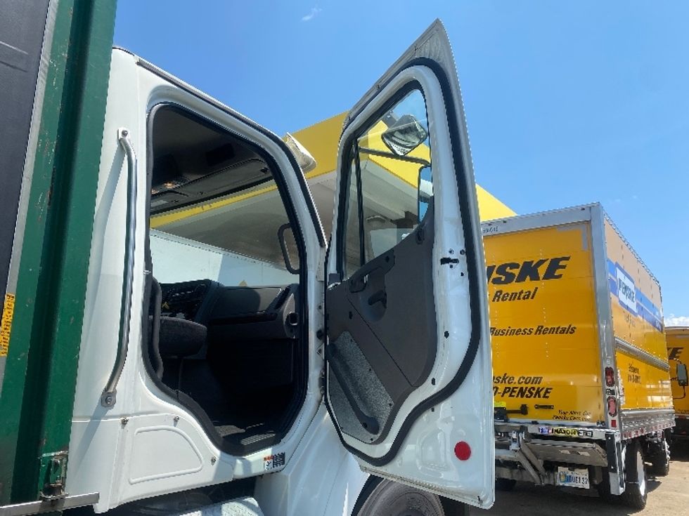 Curtain Side-Light and Medium Duty Trucks-Freightliner-2020-M211242S-Parsippany-NJ-186,924\n\t\tmiles-$ 62,250 - Image 20