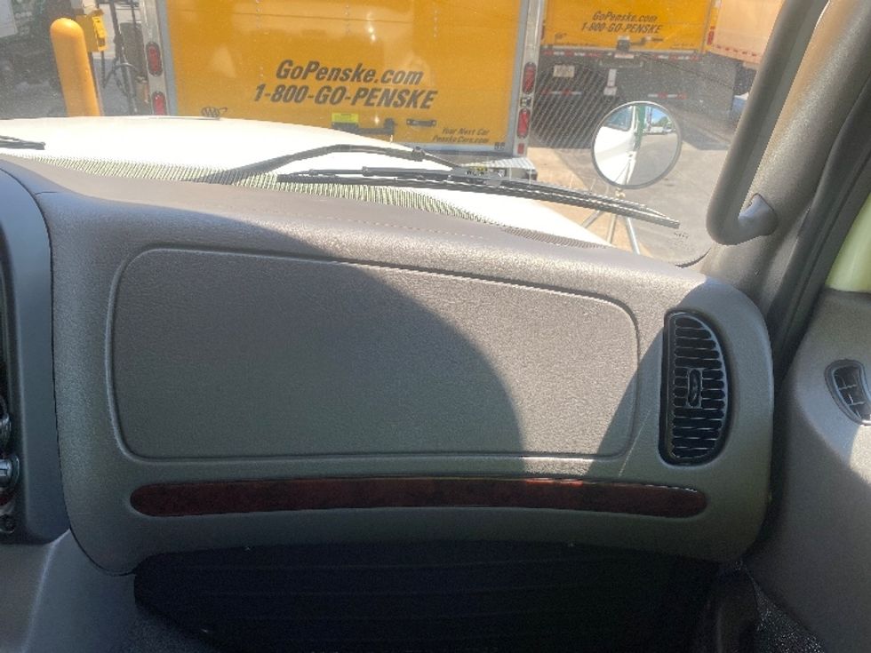 Curtain Side-Light and Medium Duty Trucks-Freightliner-2020-M211242S-Parsippany-NJ-186,924\n\t\tmiles-$ 62,250 - Image 21