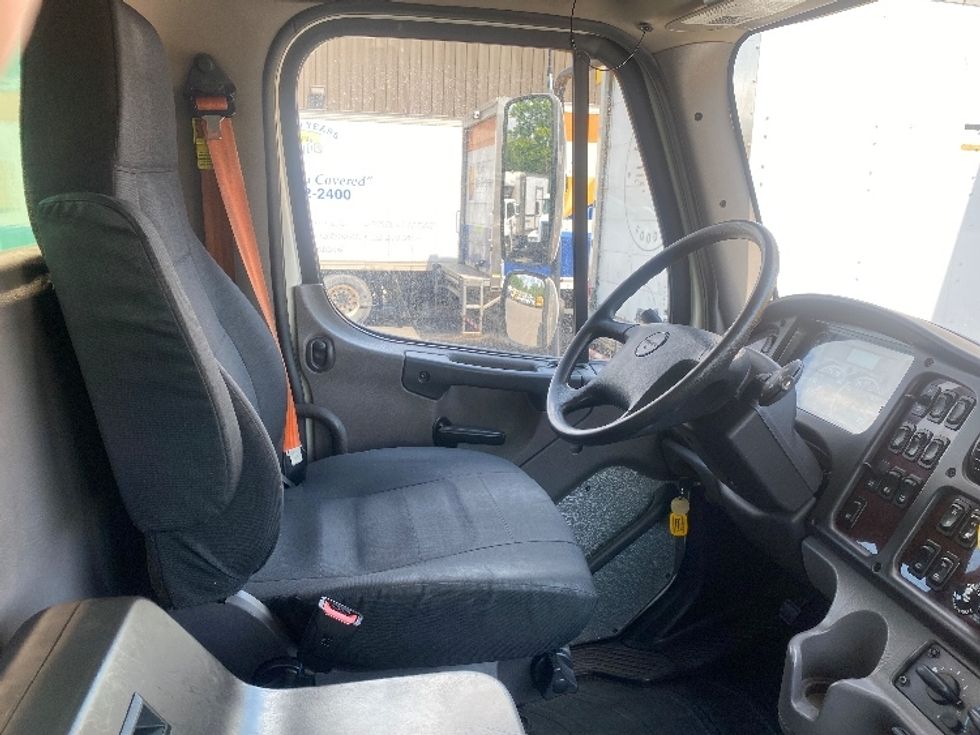 Curtain Side-Light and Medium Duty Trucks-Freightliner-2020-M211242S-Parsippany-NJ-186,924\n\t\tmiles-$ 62,250 - Image 22