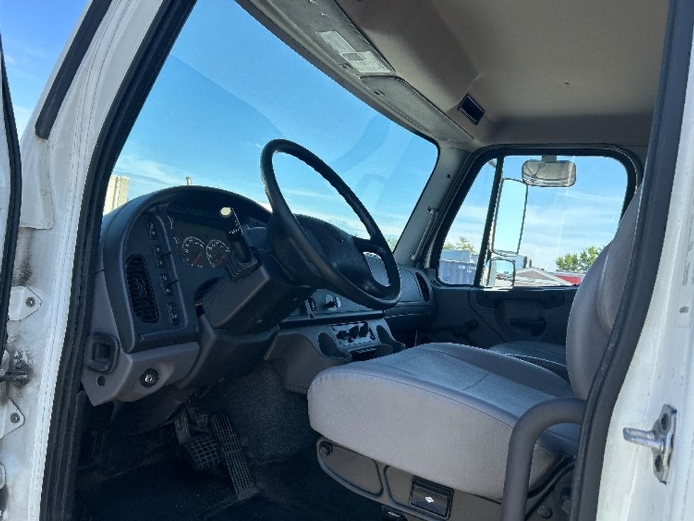 Curtain Side-Light and Medium Duty Trucks-Freightliner-2020-M211264S-Moberly-MO-337,193\n\t\tmiles-$ 74,250 - Image 17