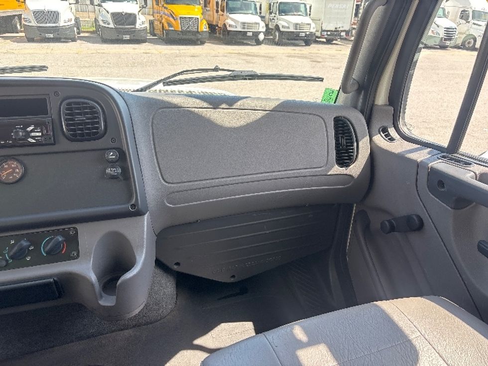 Curtain Side-Light and Medium Duty Trucks-Freightliner-2020-M211264S-Moberly-MO-337,193\n\t\tmiles-$ 74,250 - Image 21