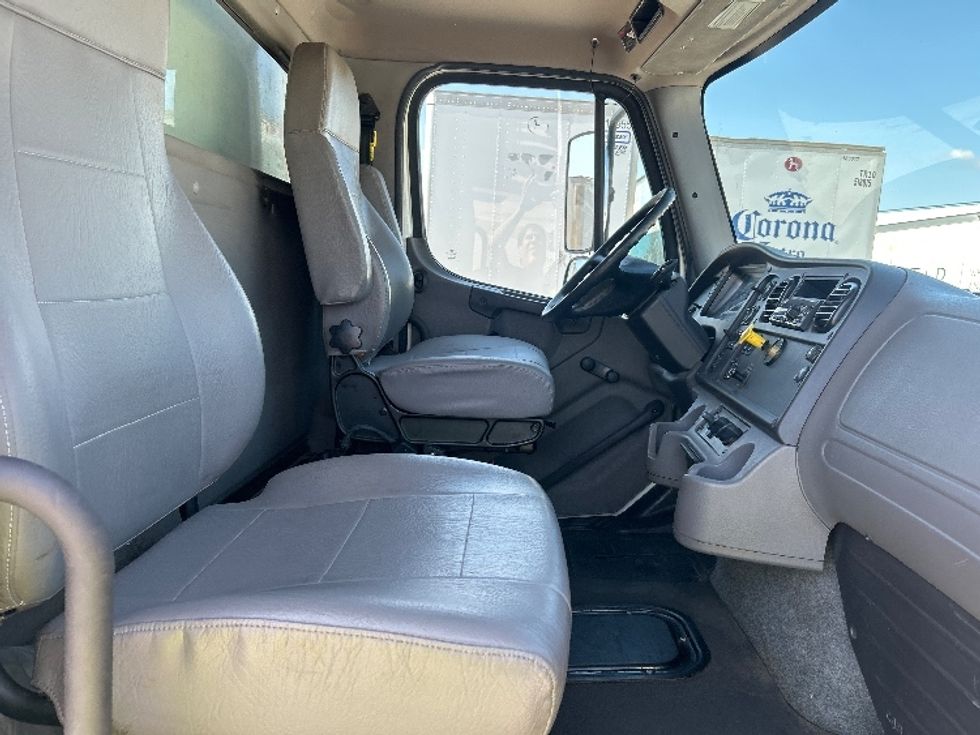 Curtain Side-Light and Medium Duty Trucks-Freightliner-2020-M211264S-Moberly-MO-337,193\n\t\tmiles-$ 74,250 - Image 22