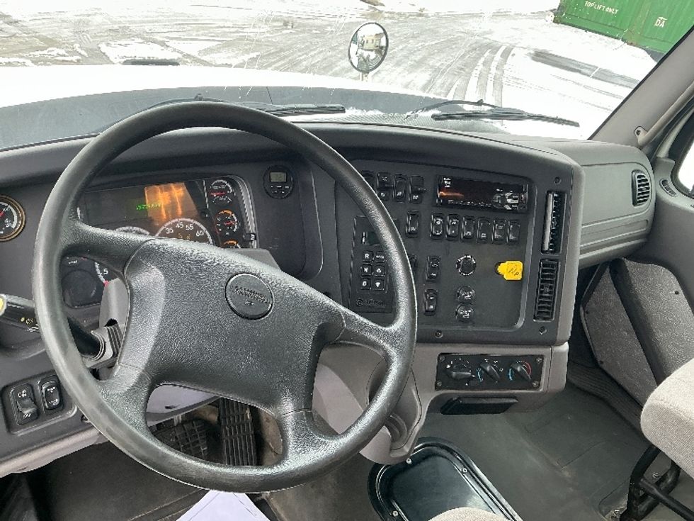 Curtain Side-Light and Medium Duty Trucks-Freightliner-2021-114SD-Albany-NY-136,059\n\t\tmiles-$ 119,250 - Image 17
