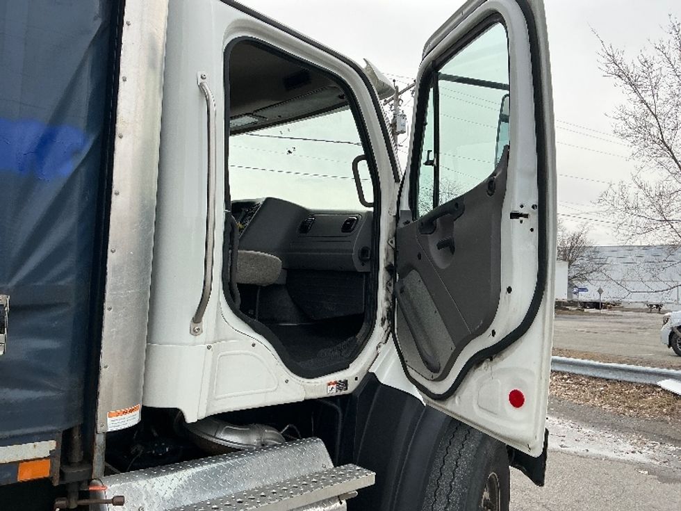 Curtain Side-Light and Medium Duty Trucks-Freightliner-2021-114SD-Albany-NY-136,059\n\t\tmiles-$ 119,250 - Image 20