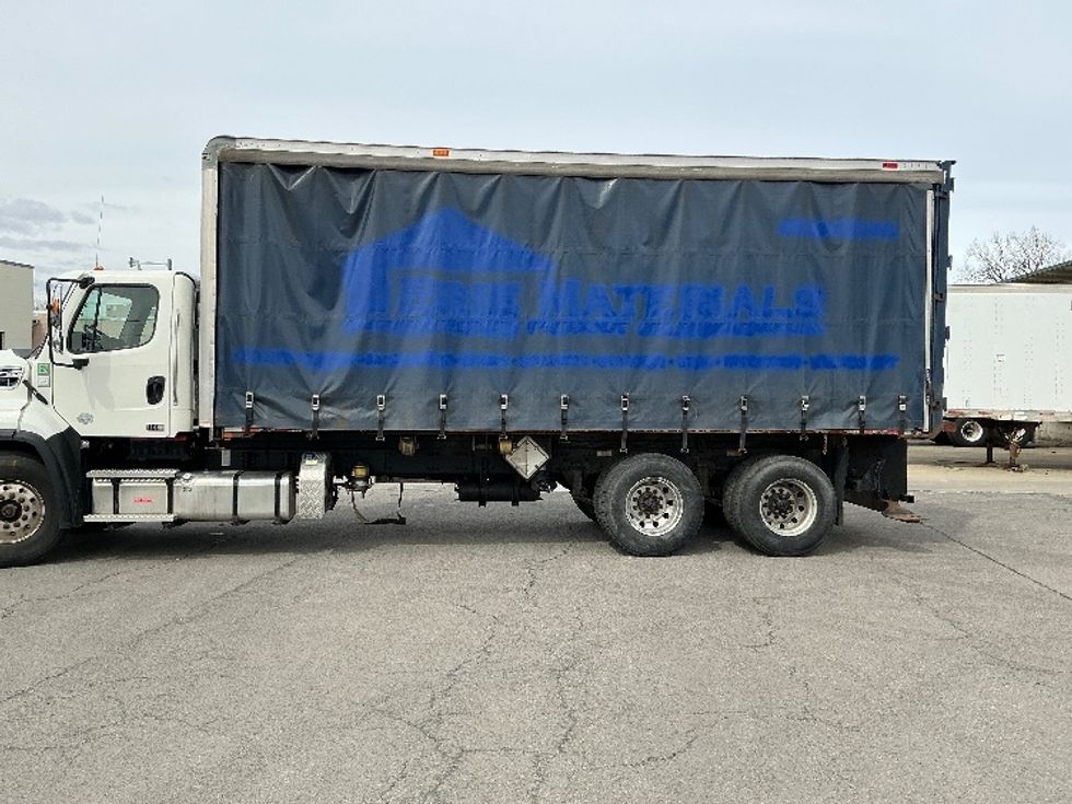 Curtain Side-Light and Medium Duty Trucks-Freightliner-2021-114SD-Albany-NY-136,059\n\t\tmiles-$ 119,250 - Image 4