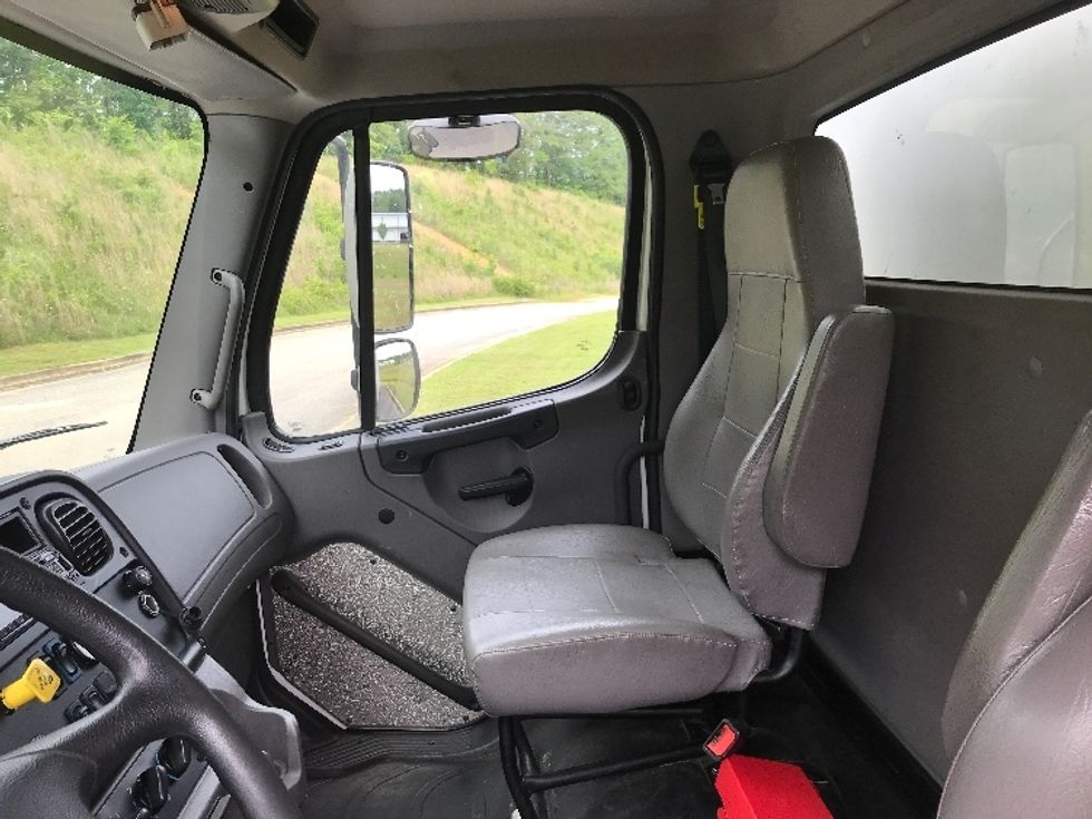 Curtain Side-Light and Medium Duty Trucks-Freightliner-2021-M2-Alabaster-AL-335,063\n\t\tmiles-$ 32,250 - Image 19