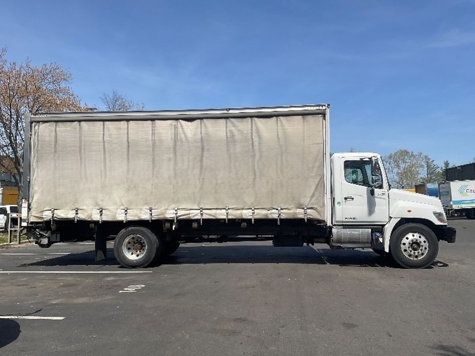 Curtain Side-Light and Medium Duty Trucks-Hino-2018-338-Capitol Heights-MD-275,916\n\t\tmiles-$ 28,000 - Image 11
