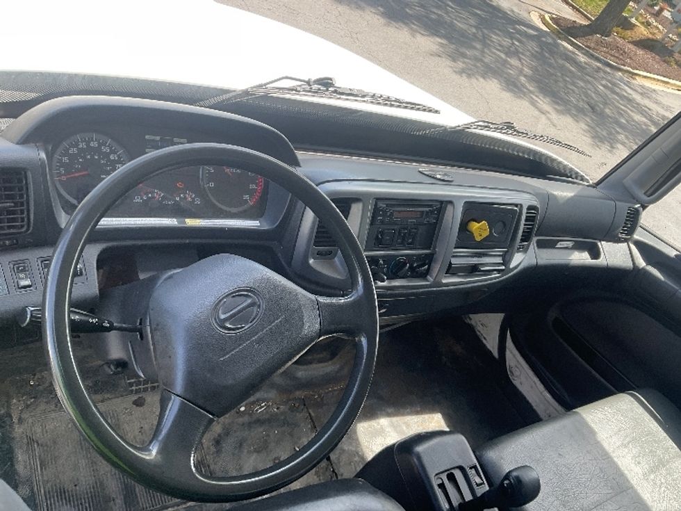 Curtain Side-Light and Medium Duty Trucks-Hino-2018-338-Capitol Heights-MD-275,916\n\t\tmiles-$ 28,000 - Image 15