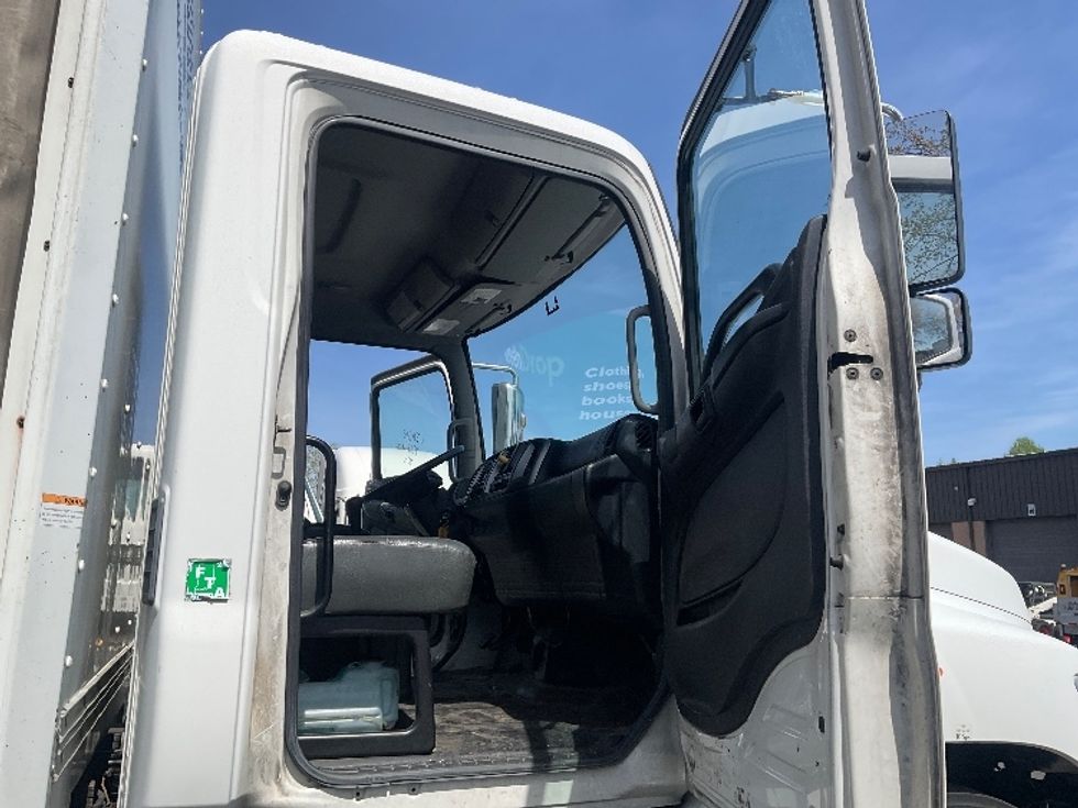 Curtain Side-Light and Medium Duty Trucks-Hino-2018-338-Capitol Heights-MD-275,916\n\t\tmiles-$ 28,000 - Image 16
