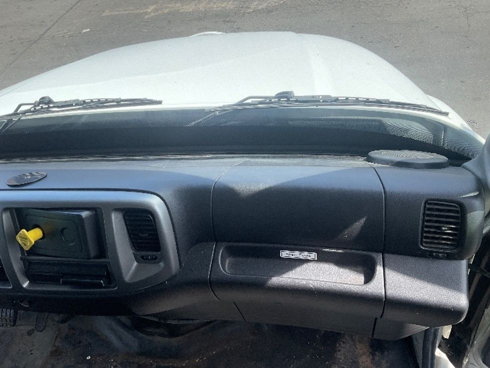 Curtain Side-Light and Medium Duty Trucks-Hino-2018-338-Capitol Heights-MD-275,916\n\t\tmiles-$ 28,000 - Image 17