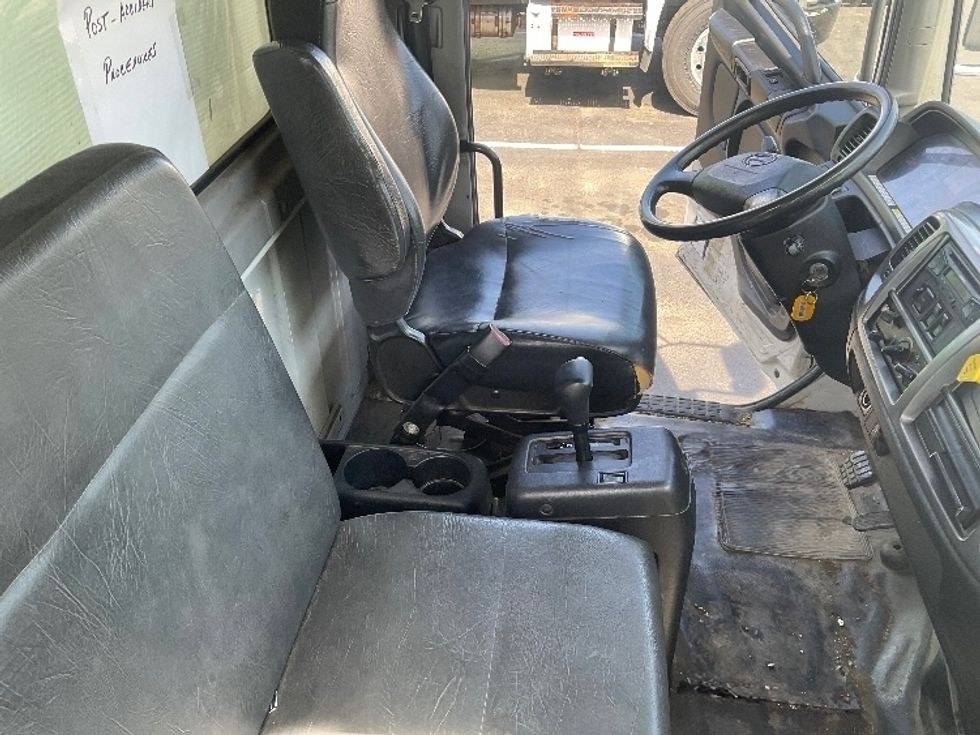 Curtain Side-Light and Medium Duty Trucks-Hino-2018-338-Capitol Heights-MD-275,916\n\t\tmiles-$ 28,000 - Image 19