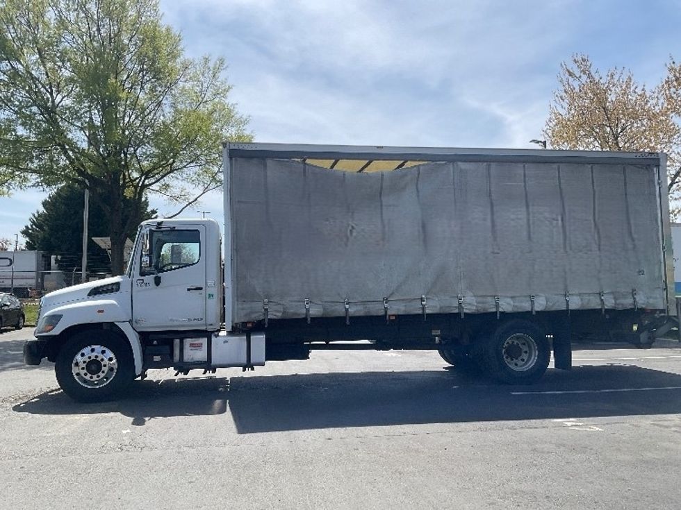 Curtain Side-Light and Medium Duty Trucks-Hino-2018-338-Capitol Heights-MD-275,916\n\t\tmiles-$ 28,000 - Image 4
